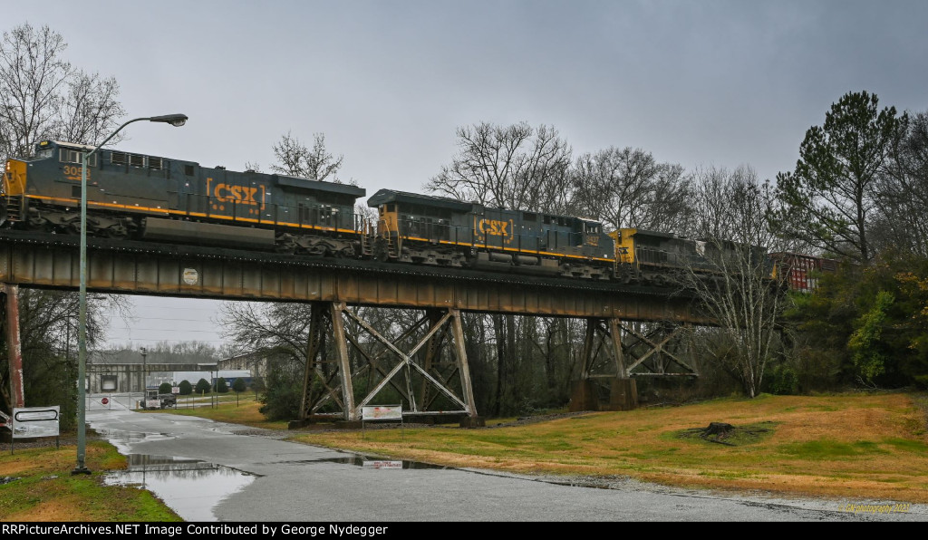 CSX 3053, 3437, 501 across the trestle